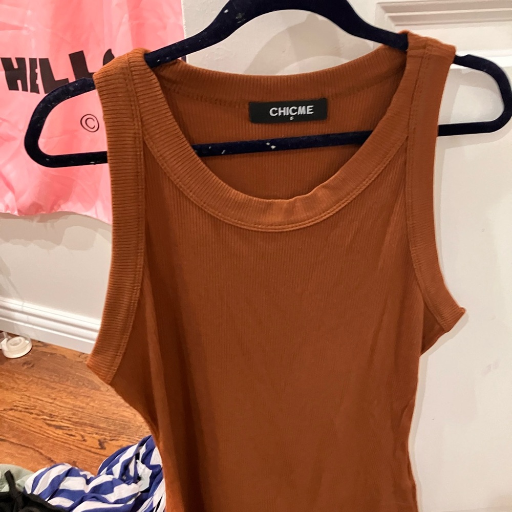 Chic Fitted Brown Tank Top